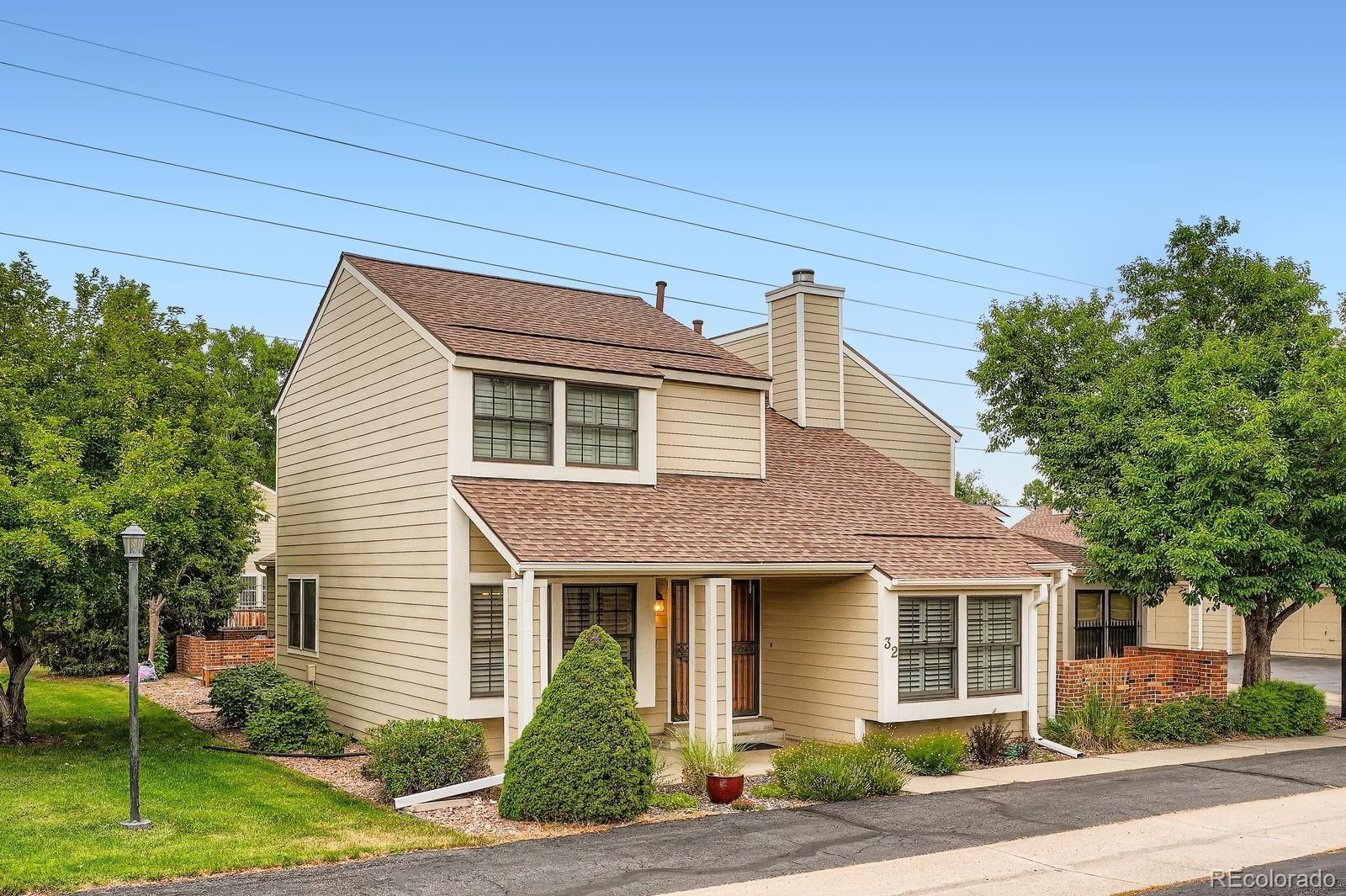 Meadow Creek Lakewood Condo / Townhome | MLS #: 73599796869 W 10th Avenue 32, Lakewood Beds: 2 Baths: 3 Price: $425,000