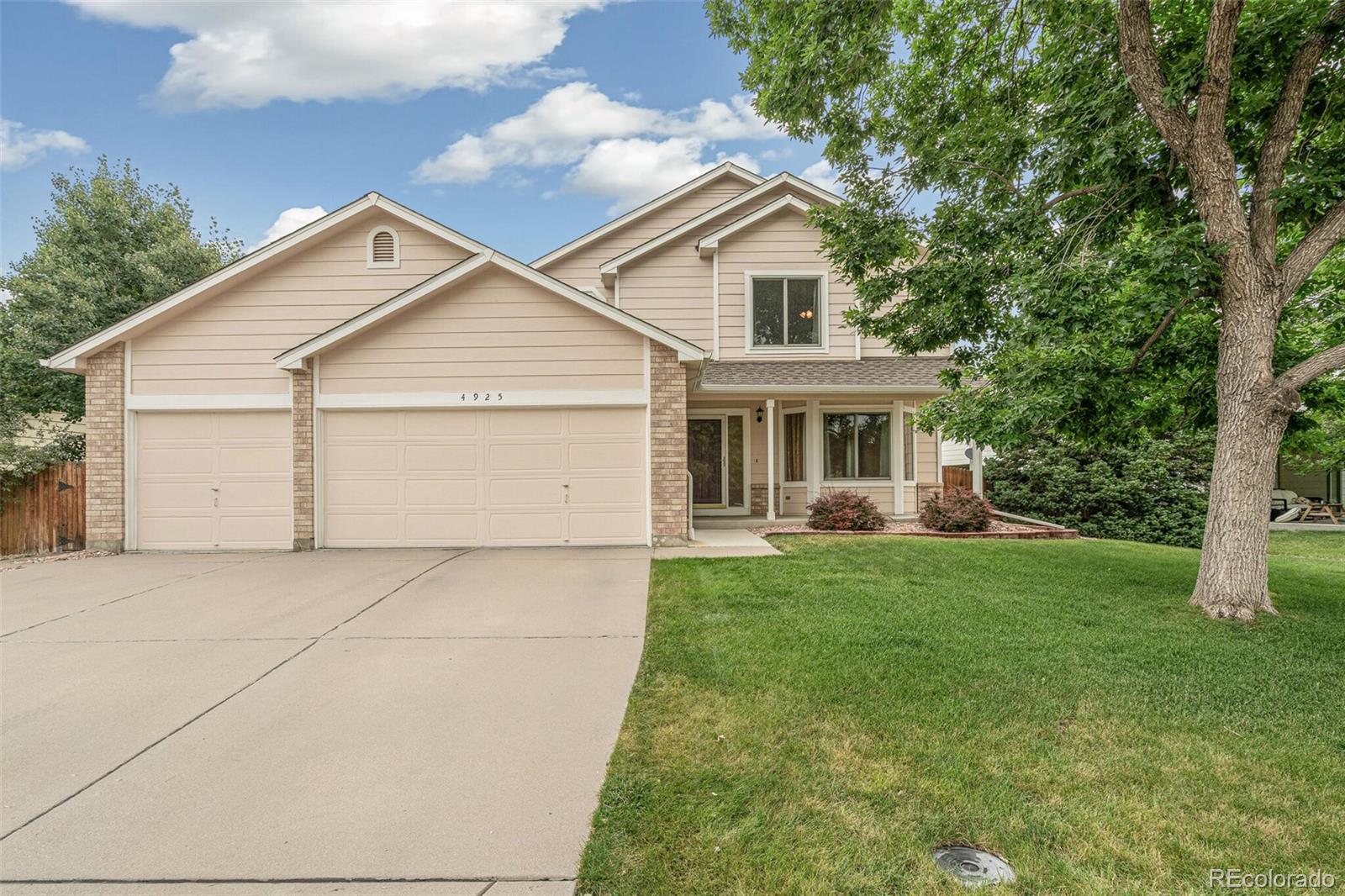 Holly Point Thornton Home | MLS #: 16864914925 E 117th Drive, Thornton Beds: 4 Baths: 3 Price: $599,900