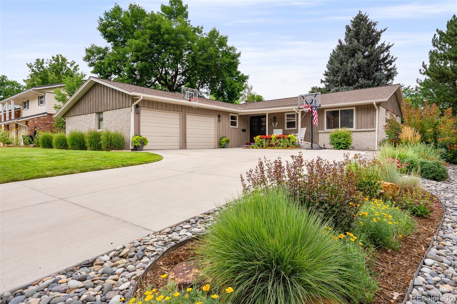 Wellshire East Denver Home | MLS #: 40280996747 E Dartmouth Avenue, Denver Beds: 3 Baths: 2 Price: $800,000