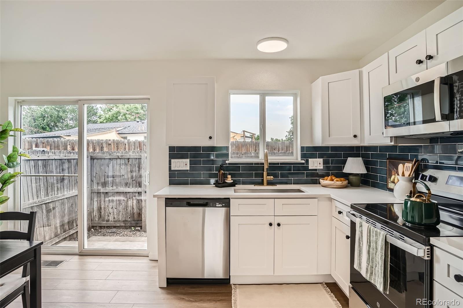 Norfolk Place Aurora Condo / Townhome | MLS #: 902524116353 E 17th Place C, Aurora Beds: 3 Baths: 3 Price: $304,500