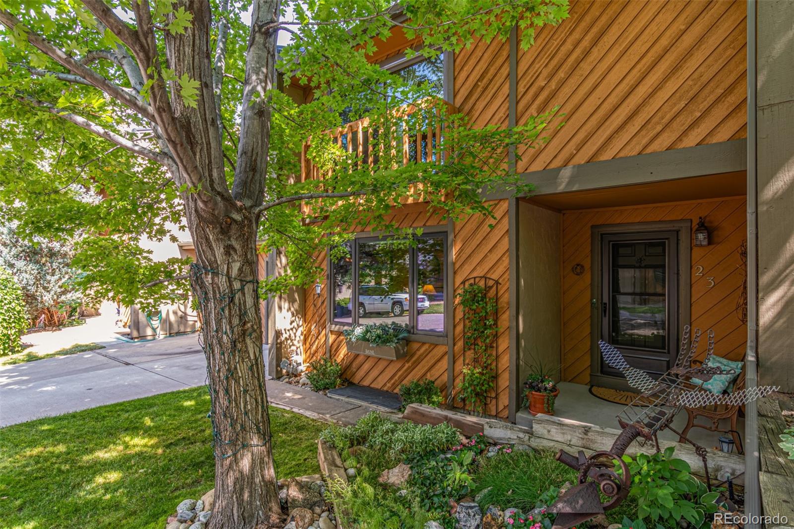 Panorama West Lakewood Home | MLS #: 851306912655 W Bayaud Avenue, Lakewood Beds: 4 Baths: 4 Price: $515,000