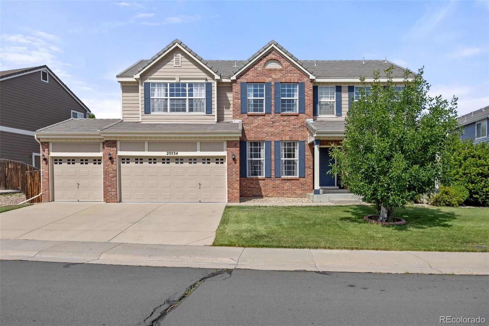 Willow Trace Aurora Home | MLS #: 499805320534 E Union Circle, Aurora Beds: 4 Baths: 3 Price: $690,000