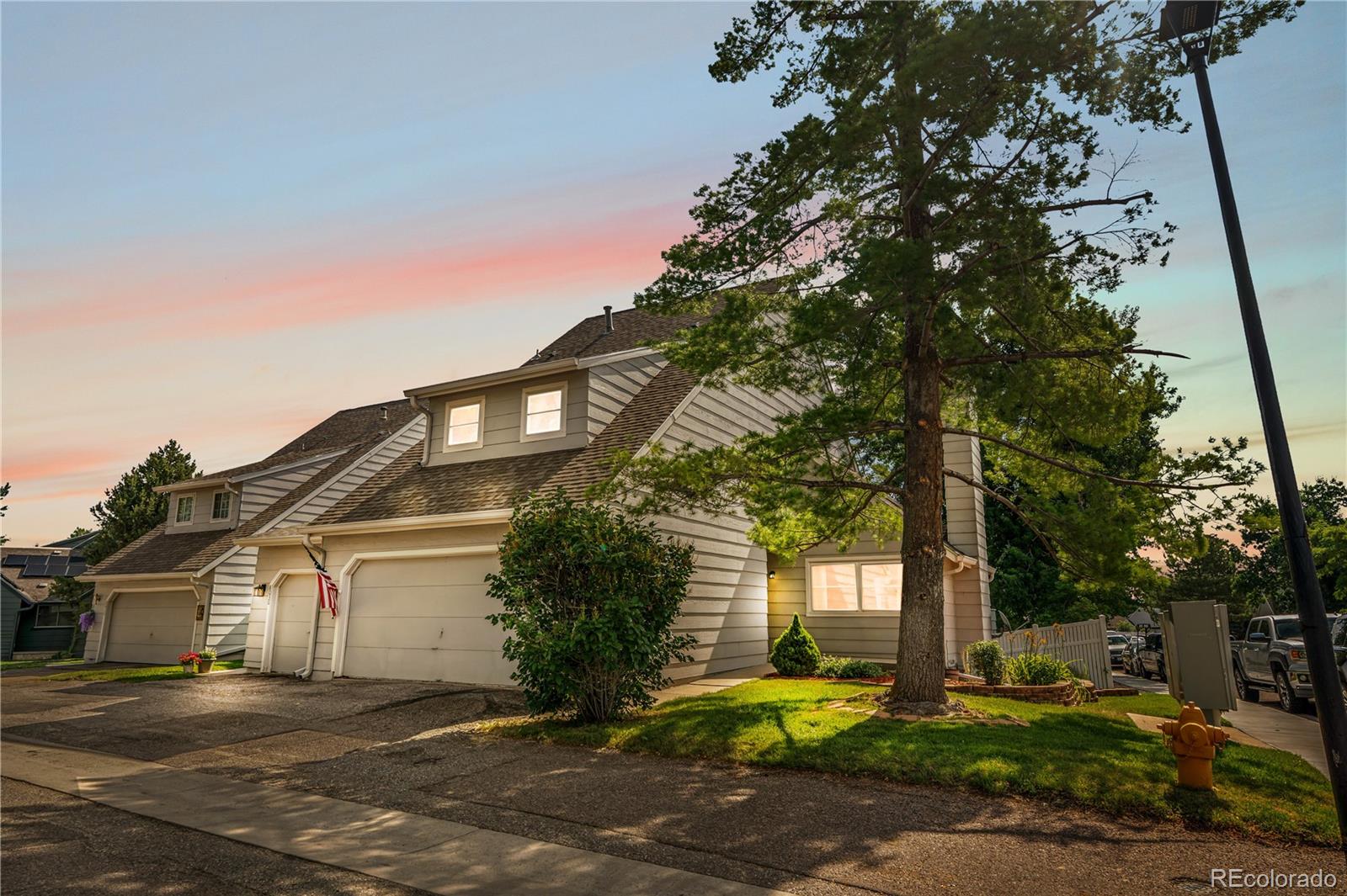 Ken Caryl Ranch Littleton Condo / Townhome | MLS #: 52325488040 W Spanish Peak  , Littleton Beds: 4 Baths: 4 Price: $450,000