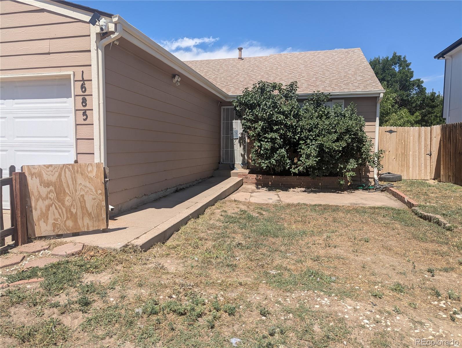 Aurora East Aurora Home | MLS #: 29805661685  Ensenada Way, Aurora Beds: 4 Baths: 2 Price: $300,000