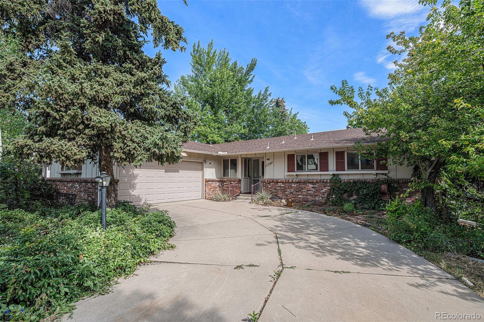 Applewood Knolls Lakewood Home | MLS #: 372511911347 W 26th Place, Lakewood Beds: 4 Baths: 3 Price: $670,000