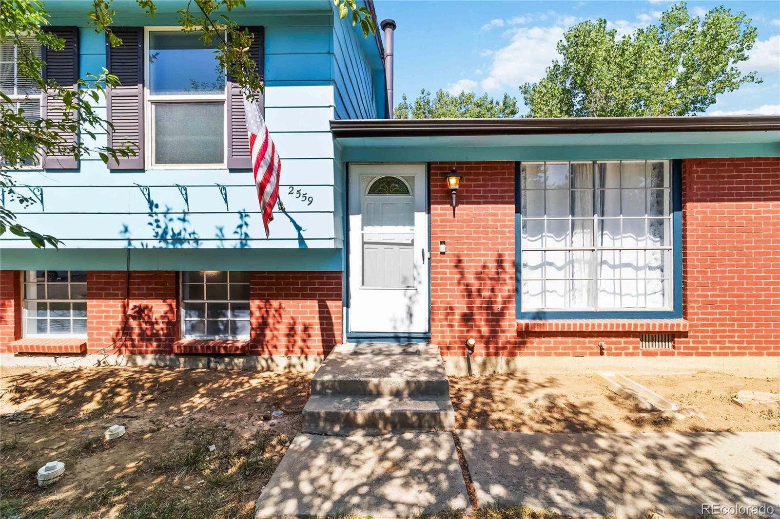 Kingsborough Aurora Home | MLS #: 38609542559 S Kittredge Court, Aurora Beds: 4 Baths: 2 Price: $445,000