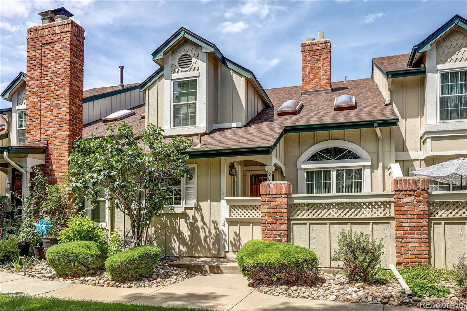 Greenbrook Aurora Condo / Townhome | MLS #: 9703212993 S Evanston Circle , Aurora Beds: 2 Baths: 3 Price: $365,000
