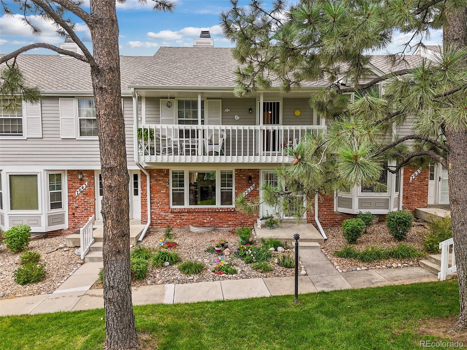 Sturbridge Centennial Condo / Townhome | MLS #: 53901017039 E Briarwood Drive , Centennial Beds: 3 Baths: 3 Price: $510,000