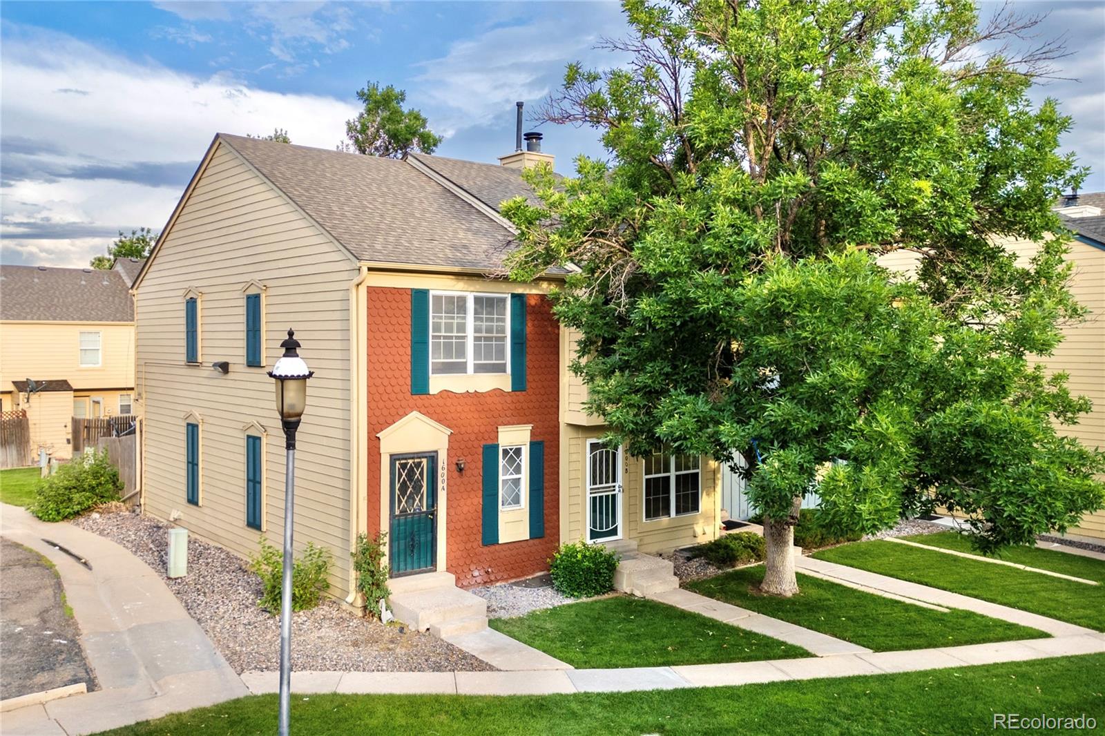 Sunstone Aurora Condo / Townhome | MLS #: 99868461600 S Idalia Circle A, Aurora Beds: 3 Baths: 3 Price: $329,900