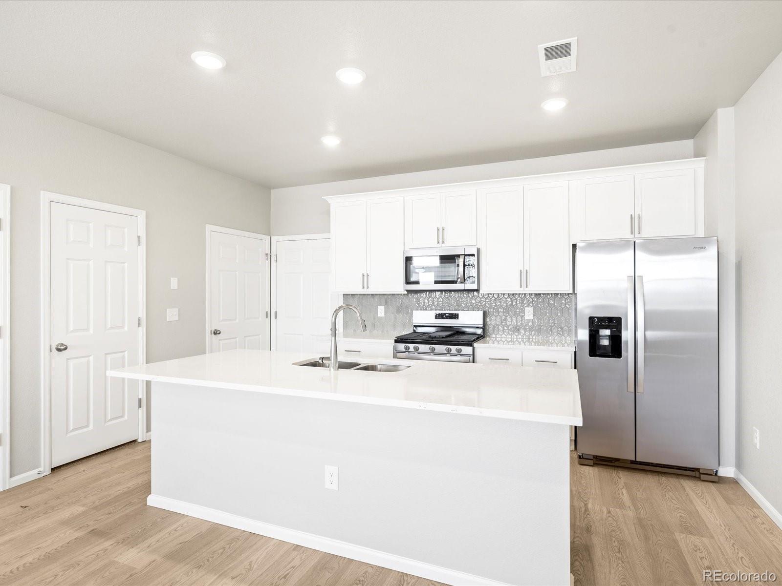 Horizon Uptown Aurora Home | MLS #: 6581114792 N Tempe Street, Aurora Beds: 3 Baths: 3 Price: $424,990