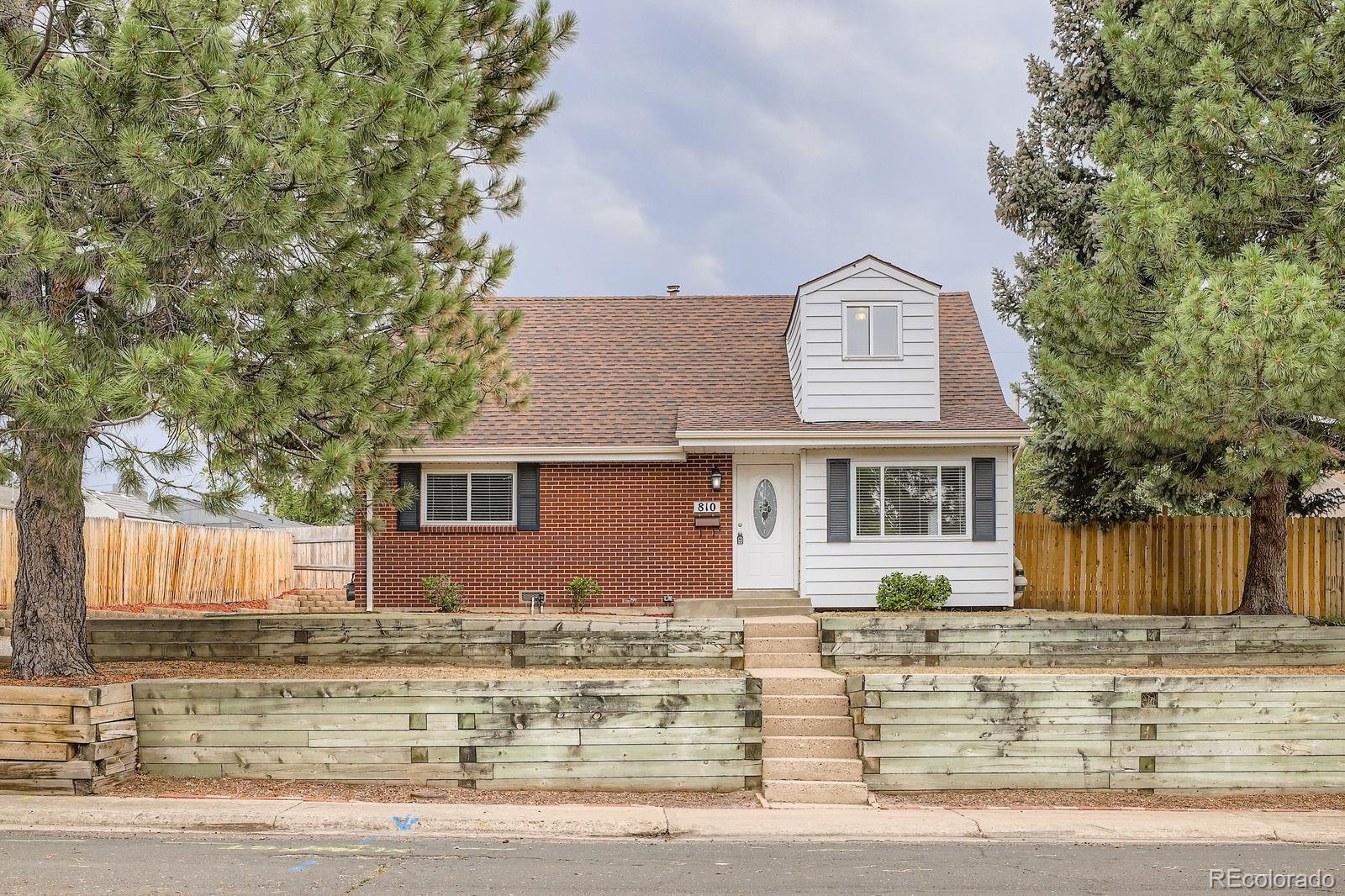 Woodlawn Littleton Home | MLS #: 2878189810 W Powers Drive, Littleton Beds: 4 Baths: 2 Price: $589,000
