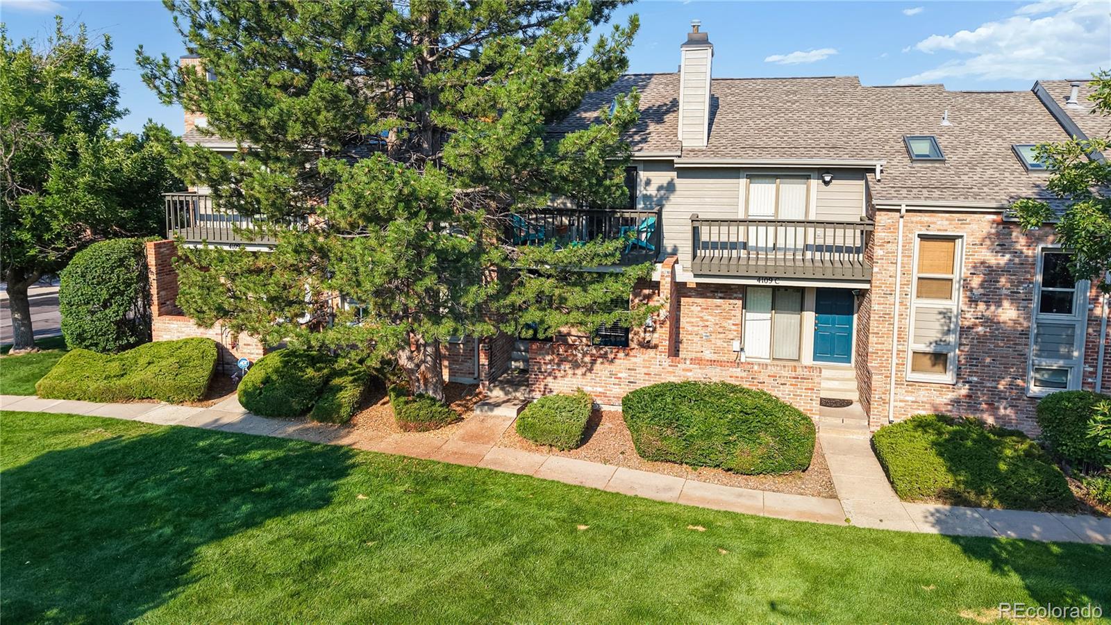 4109 s evanston circle, Aurora sold home. Closed on 2026-04-17 for $340,000.