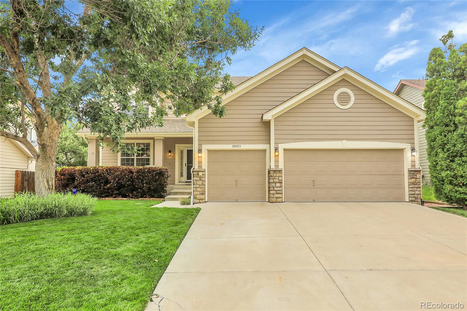 Stroh Ranch Parker Home | MLS #: 299248419151 E Hollow Creek Drive, Parker Beds: 5 Baths: 4 Price: $630,000