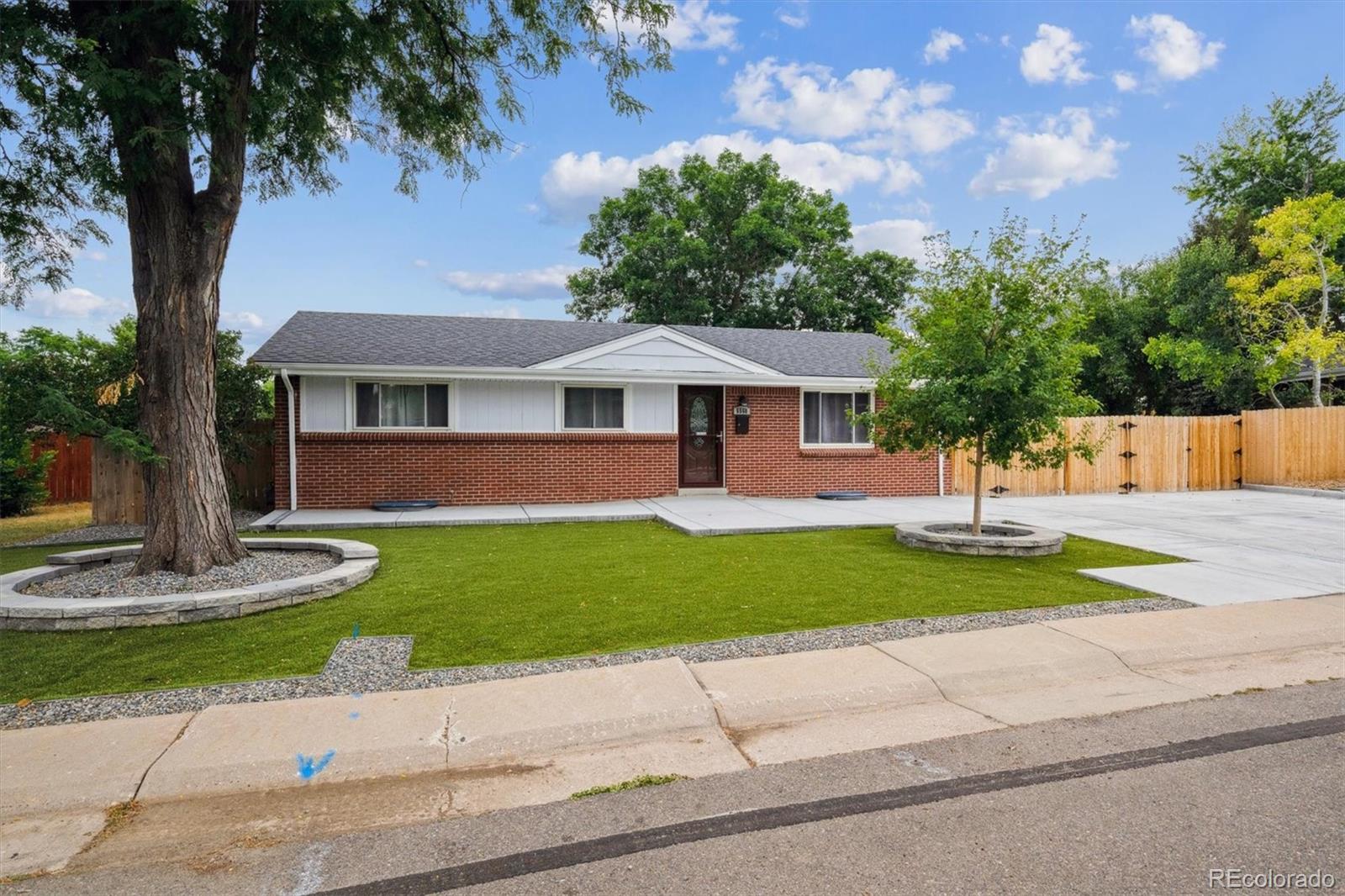 Broadway Estates Centennial Home | MLS #: 81128466560 S Washington Street, Centennial Beds: 5 Baths: 2 Price: $689,900