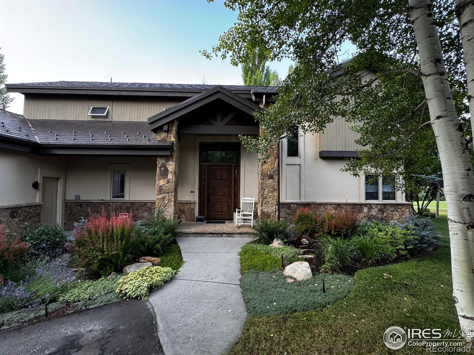 151 stagecoach road, Edwards sold home. Closed on 2025-09-10 for $2,695,000.