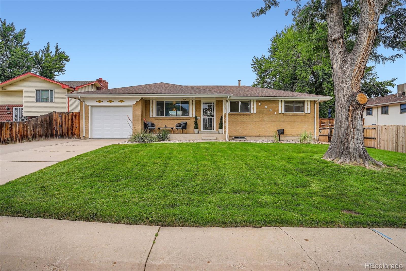 Palomino Park Lakewood Home | MLS #: 48900308841 W Louisiana Place, Lakewood Beds: 4 Baths: 3 Price: $585,000