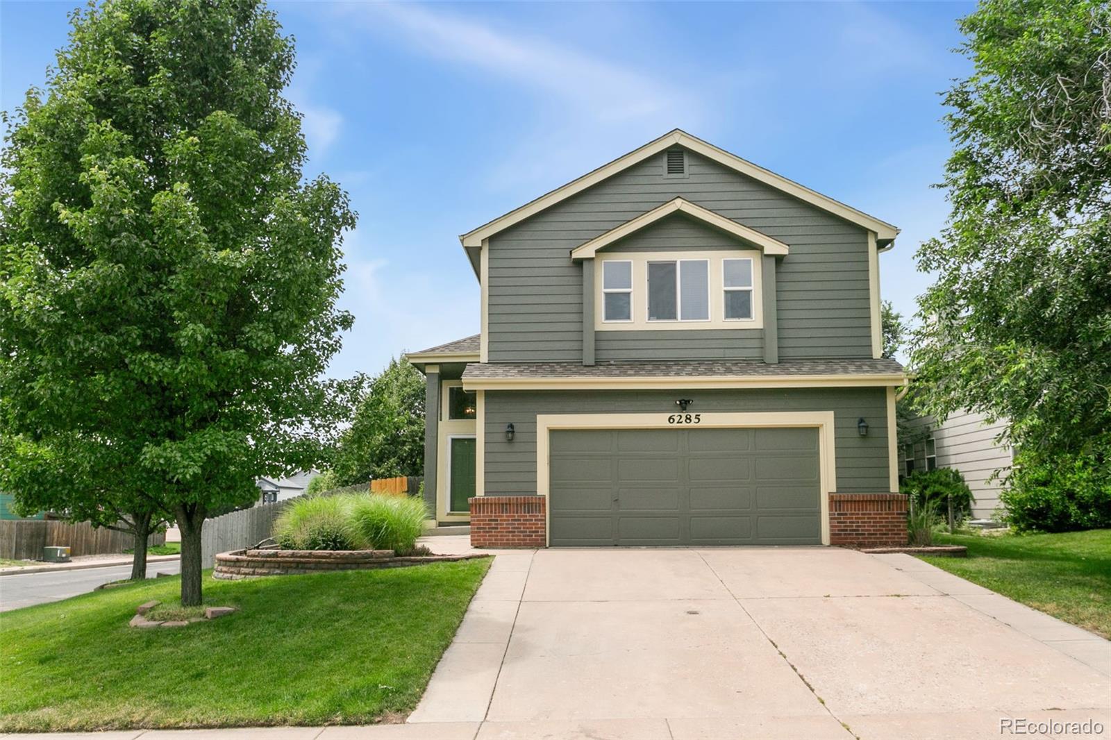 Stetson Hills Colorado Springs Home | MLS #: 20665196285  Desoto Drive, Colorado Springs Beds: 3 Baths: 3 Price: $450,000