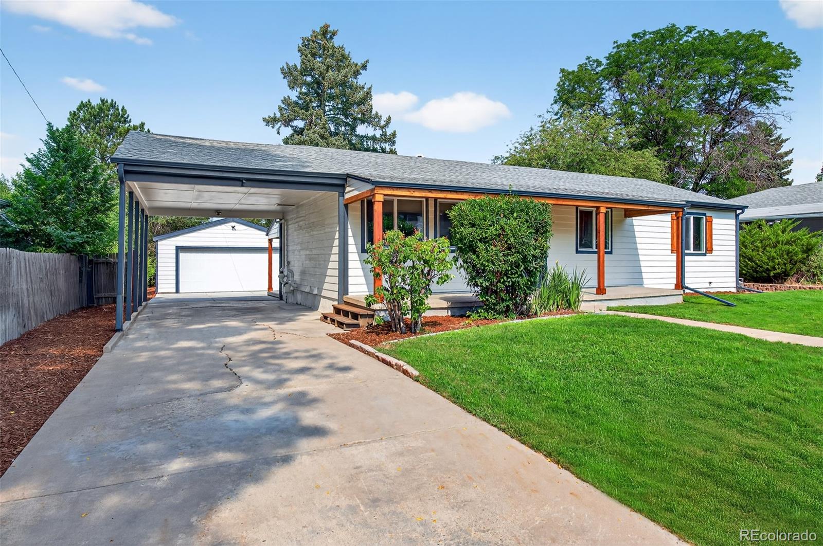 Holly Hills Denver Home | MLS #: 51491882781 S Kearney Street, Denver Beds: 3 Baths: 3 Price: $725,000