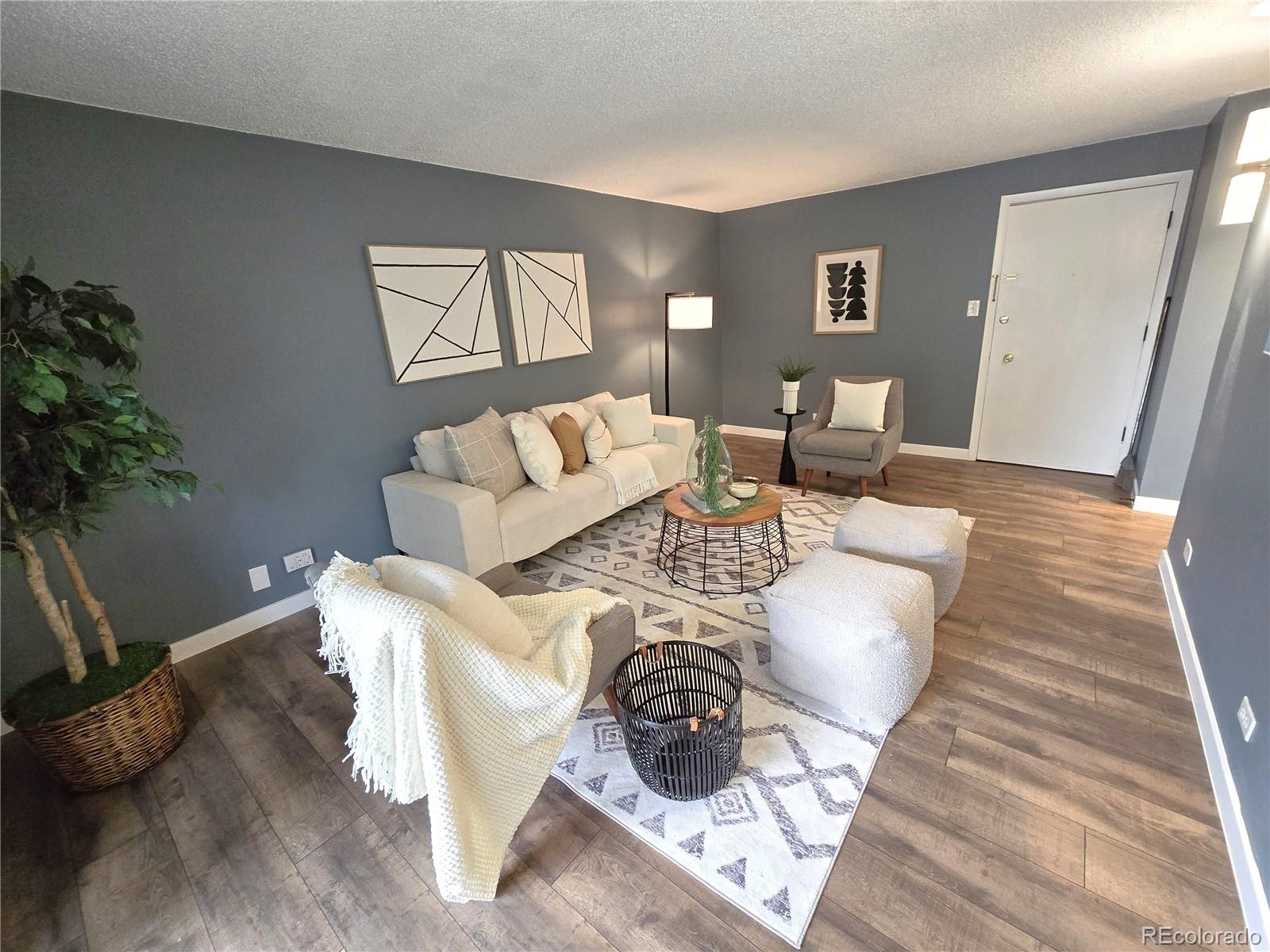 Smiths Denver Condo / Townhome | MLS #: 39228362375 S Linden Court 310, Denver Beds: 1 Baths: 1 Price: $128,000