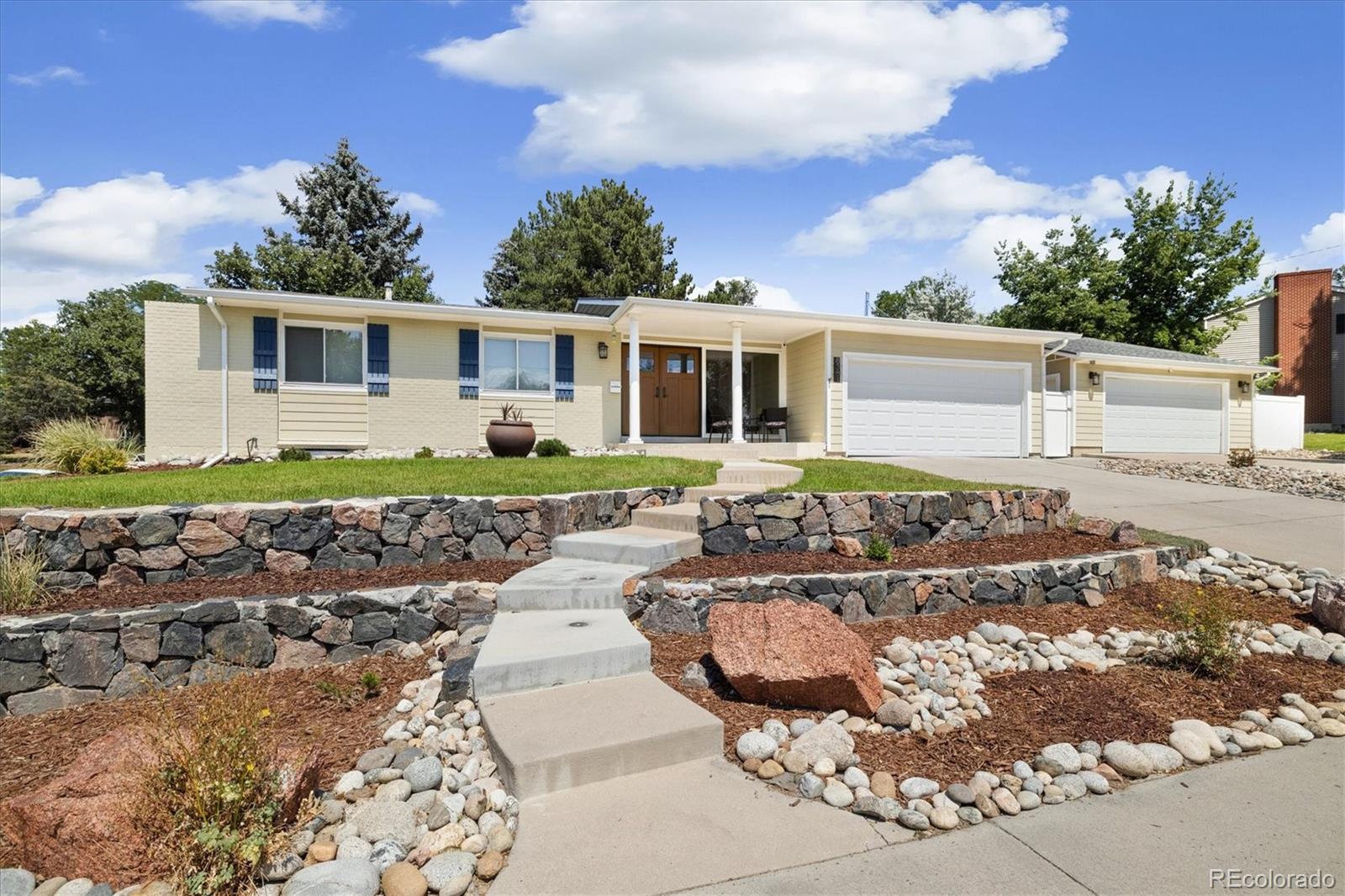 Walnut Hills Centennial Home | MLS #: 21470188381 E Briarwood Boulevard, Centennial Beds: 3 Baths: 3 Price: $750,000