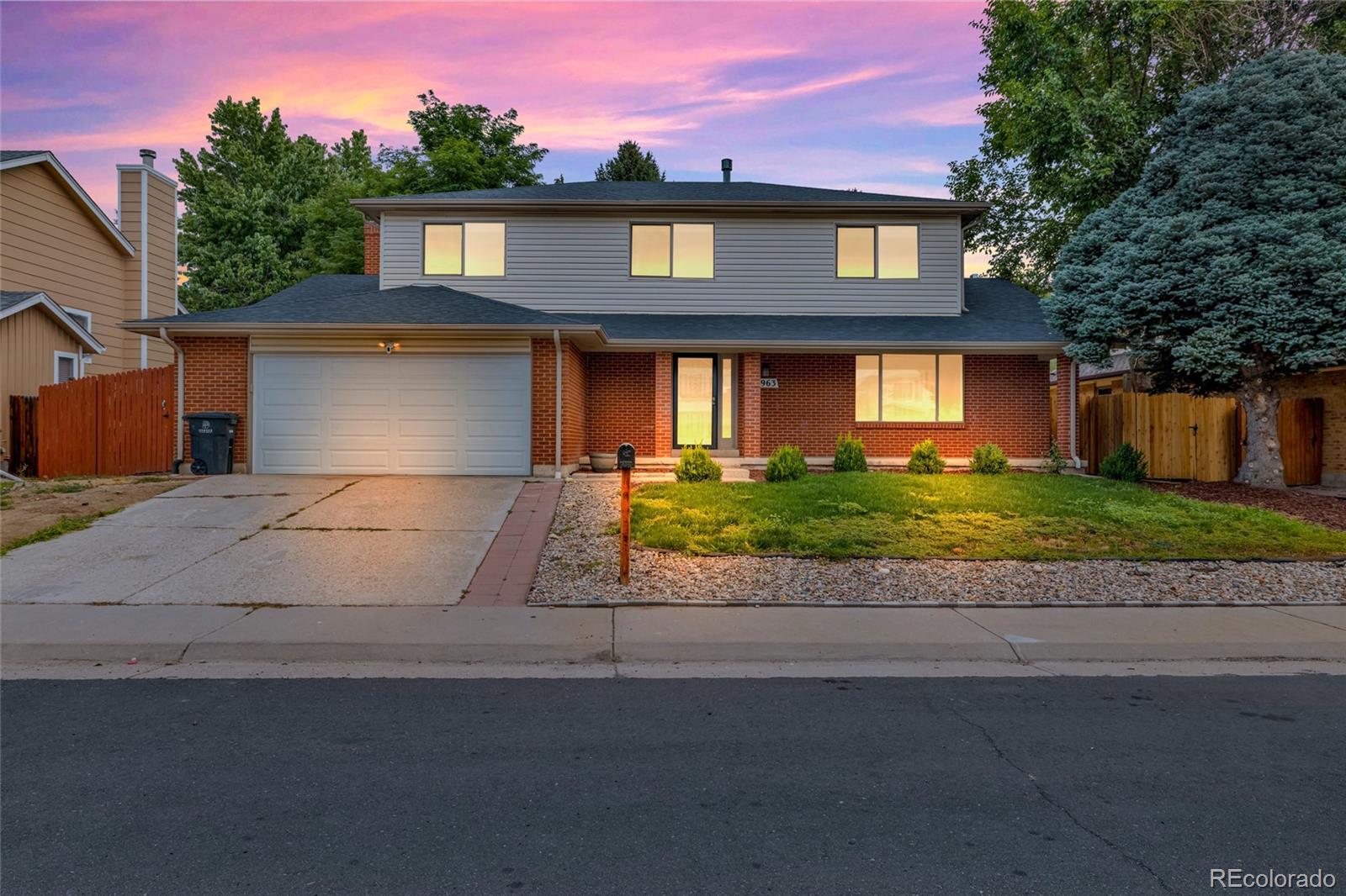 Bow Mar Heights Denver Home | MLS #: 25681553963 W Temple Place, Denver Beds: 4 Baths: 3 Price: $655,000