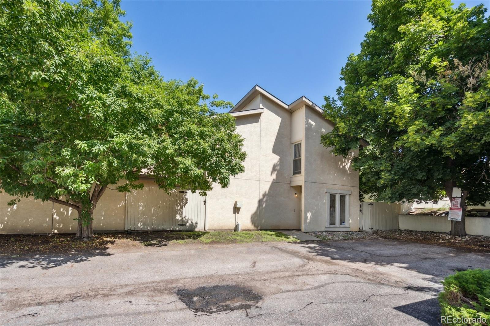 Ocho Caballos Colorado Springs Condo / Townhome | MLS #: 90773983330  Templeton Gap Road 9, Colorado Springs Beds: 2 Baths: 2 Price: $299,900