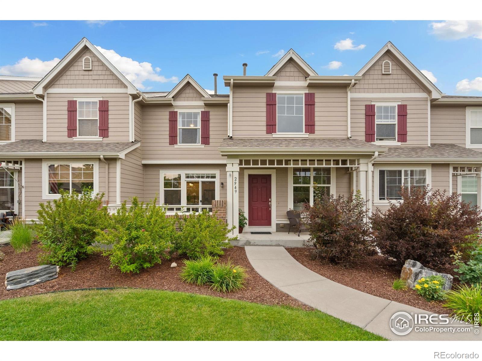 Vanguard-famleco Loveland Home | MLS #: 45678910406012949  New Castle Drive, Loveland Beds: 2 Baths: 3 Price: $417,000