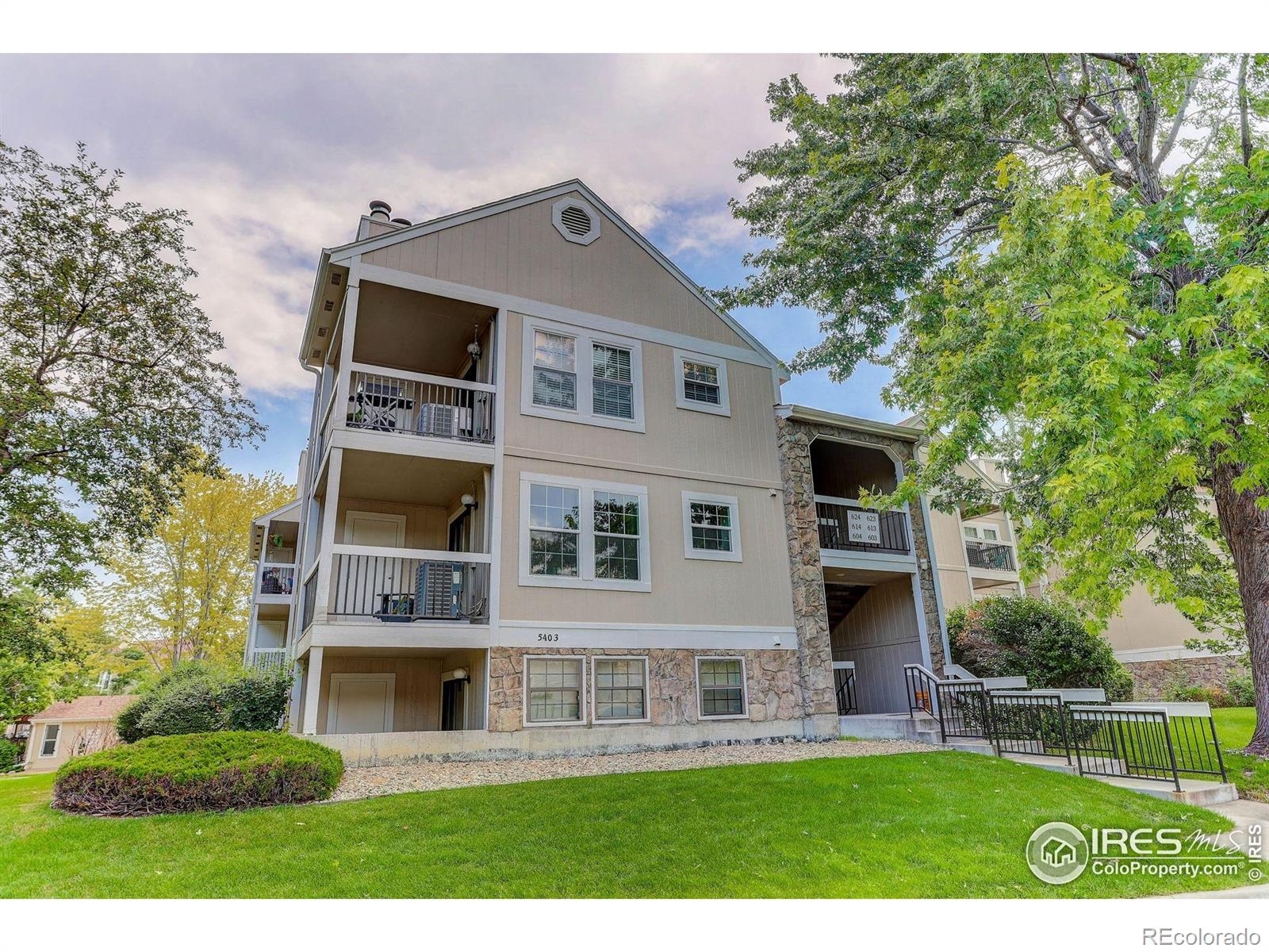 Wood Creek Arvada Condo / Townhome | MLS #: 45678910406035403 W 76th Avenue , Arvada Beds: 2 Baths: 1 Price: $315,000