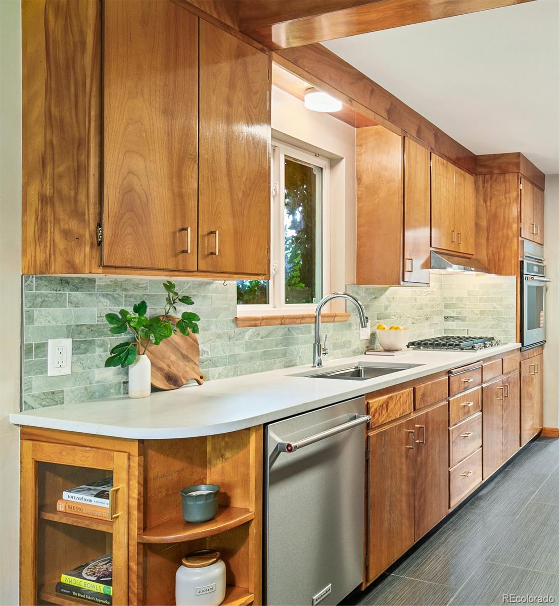3127 s corona street, Englewood sold home. Closed on 2025-11-10 for $695,000.