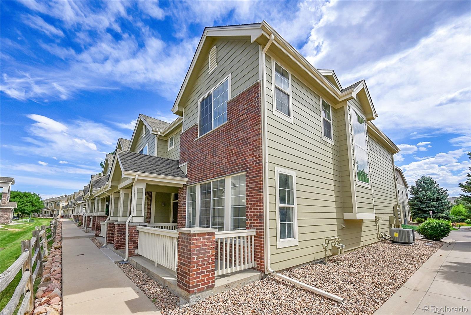 Landing At Cherry Creek Aurora Condo / Townhome | MLS #: 182032316063 E Geddes Drive 69, Aurora Beds: 3 Baths: 3 Price: $395,000