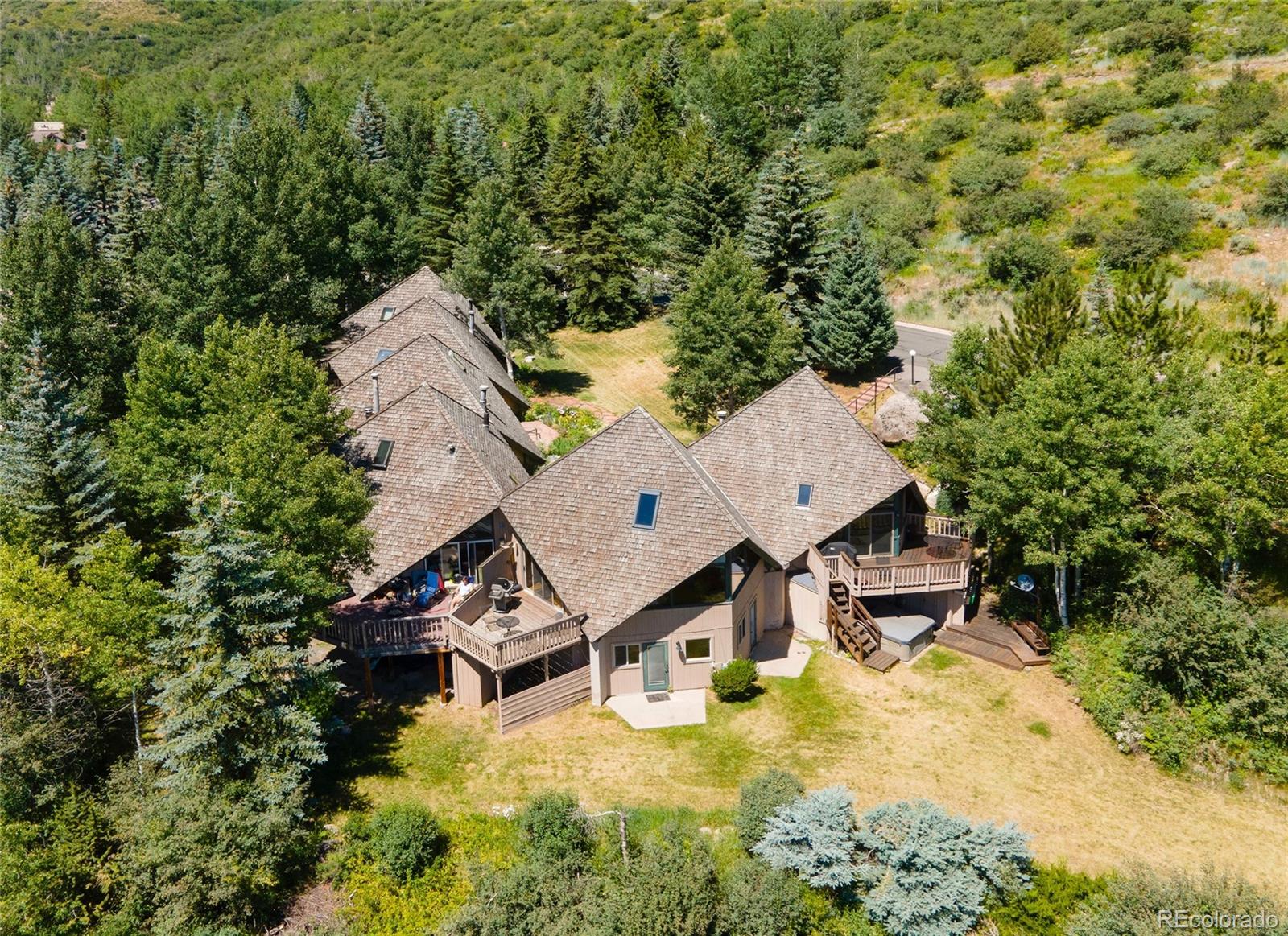 1400  lions ridge loop, Vail sold home. Closed on 2026-05-05 for $1,020,000.