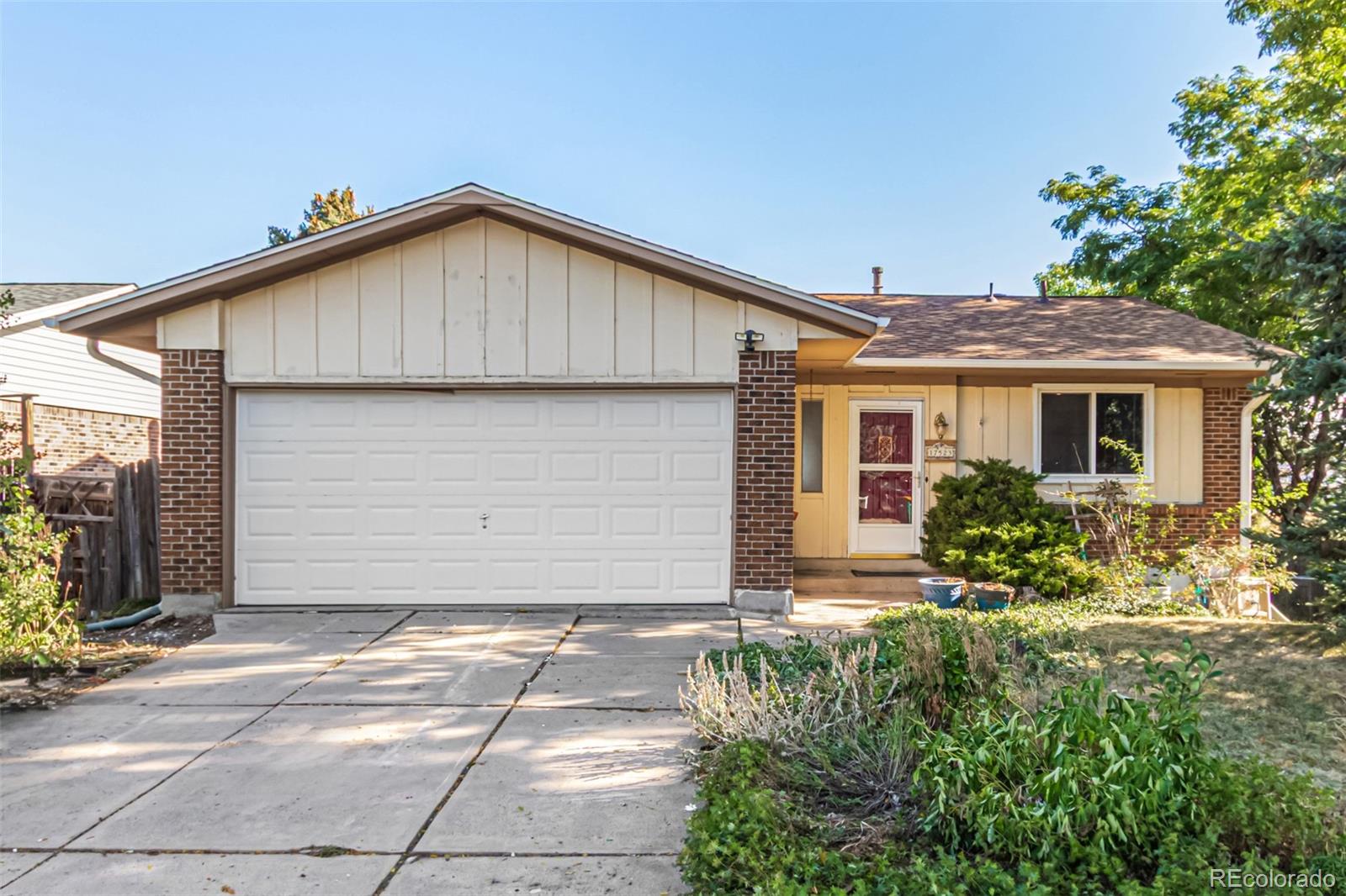 Hutchinson Heights Aurora Home | MLS #: 277261817523 E Lasalle Drive, Aurora Beds: 4 Baths: 2 Price: $395,000