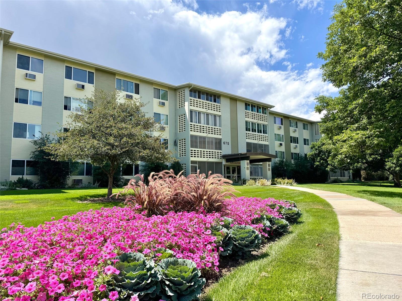 Windsor Gardens Denver Condo / Townhome | MLS #: 5749906675 S Alton Way 2A, Denver Beds: 2 Baths: 1 Price: $195,000