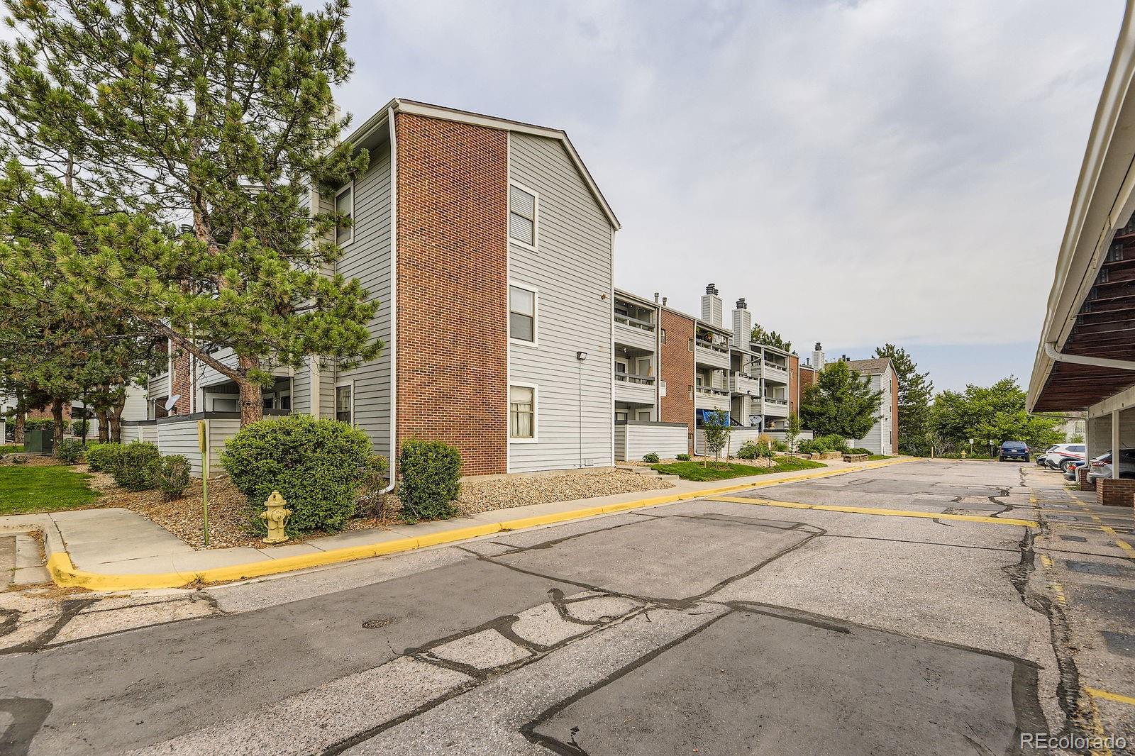 Cherry Grove East Aurora Condo / Townhome | MLS #: 847457214495 E 1st Drive B7, Aurora Beds: 2 Baths: 2 Price: $215,000