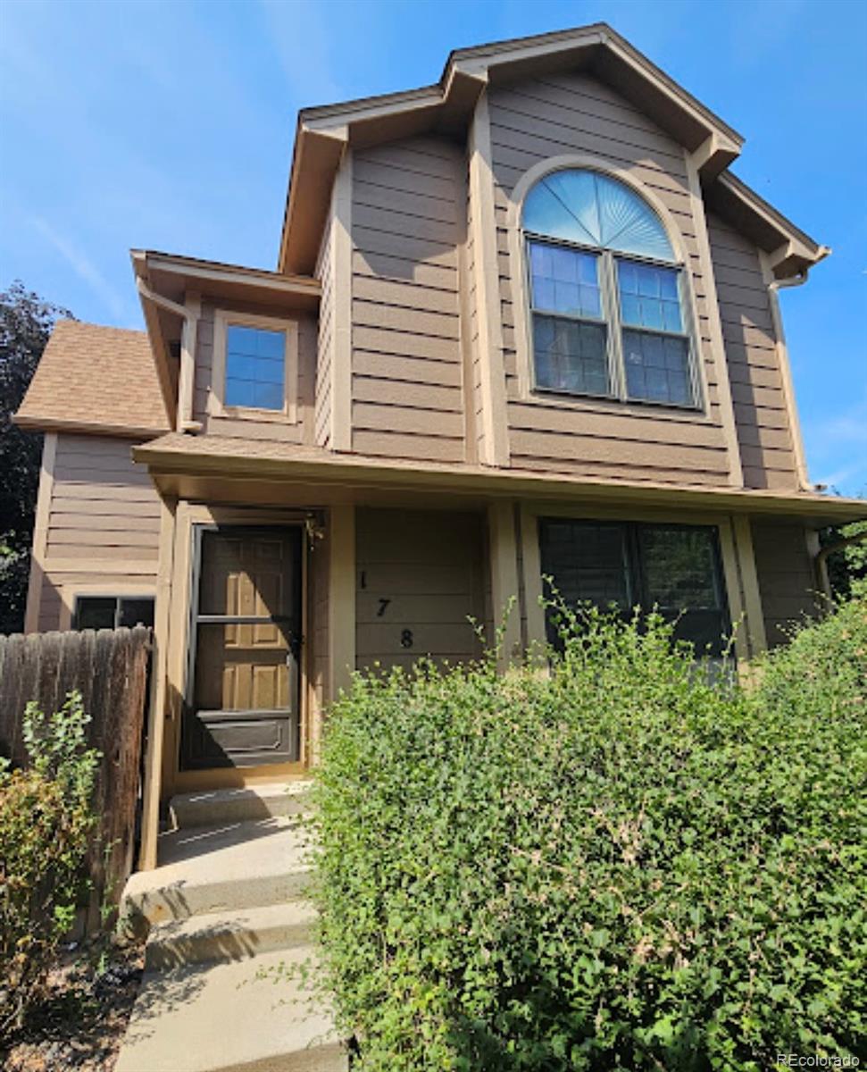 1782 s quintero way, Aurora sold home. Closed on 2025-10-10 for $330,000.