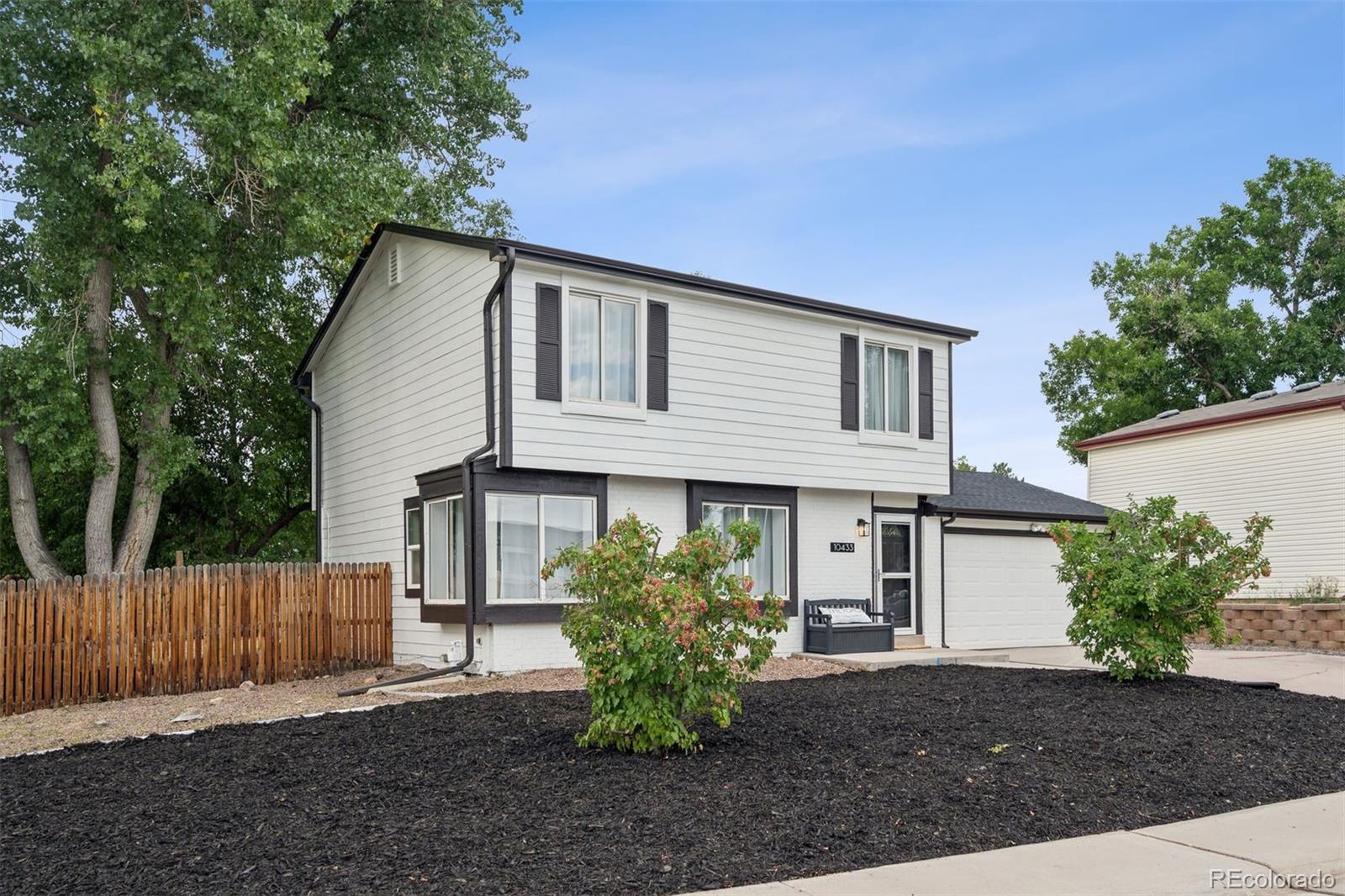 Foothill Green Littleton Home | MLS #: 413581810433 W Patterson Place, Littleton Beds: 3 Baths: 3 Price: $565,000