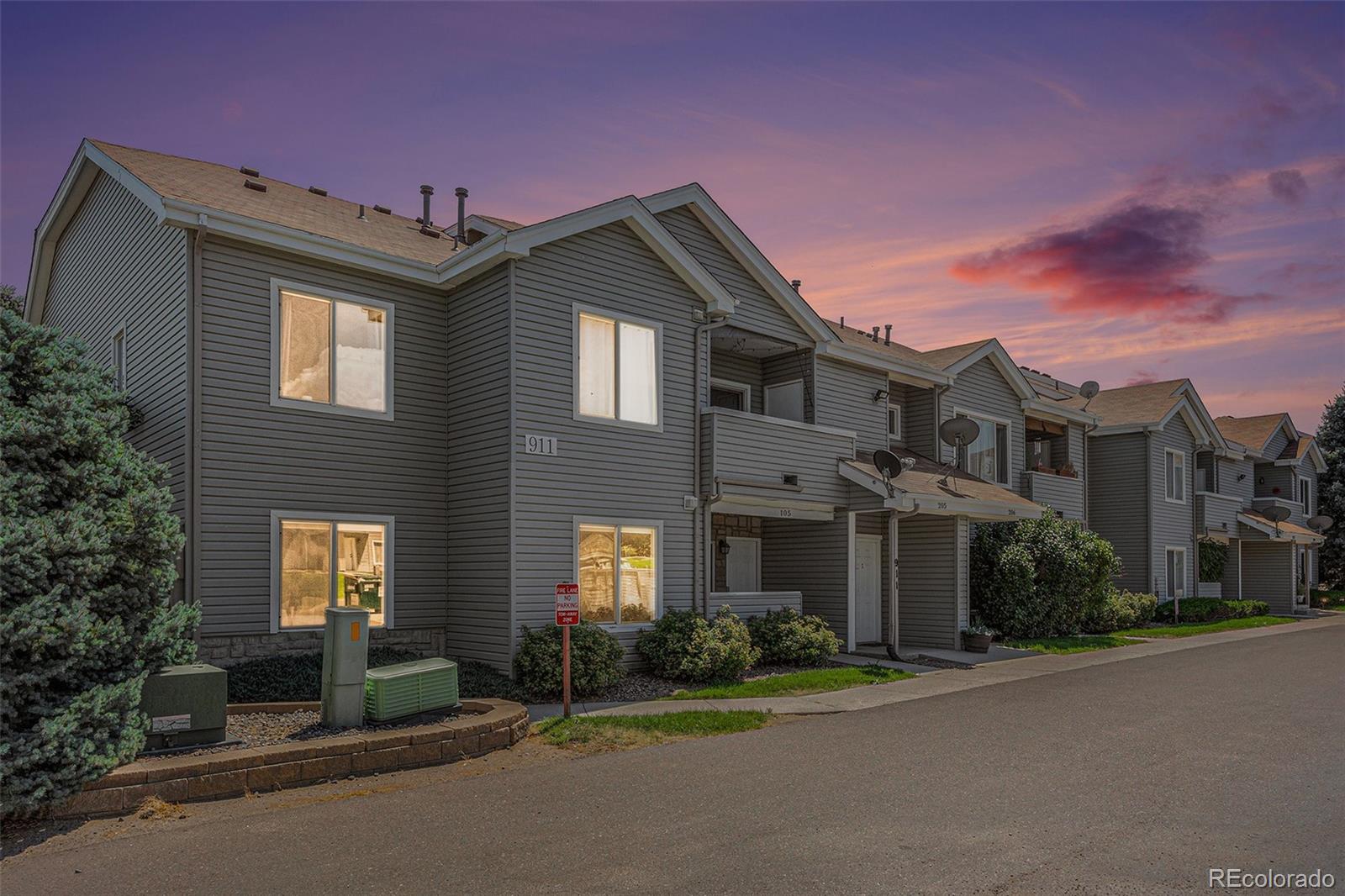 Foxdale Aurora Condo / Townhome | MLS #: 8026884911 S Zeno Way 105, Aurora Beds: 2 Baths: 2 Price: $268,900