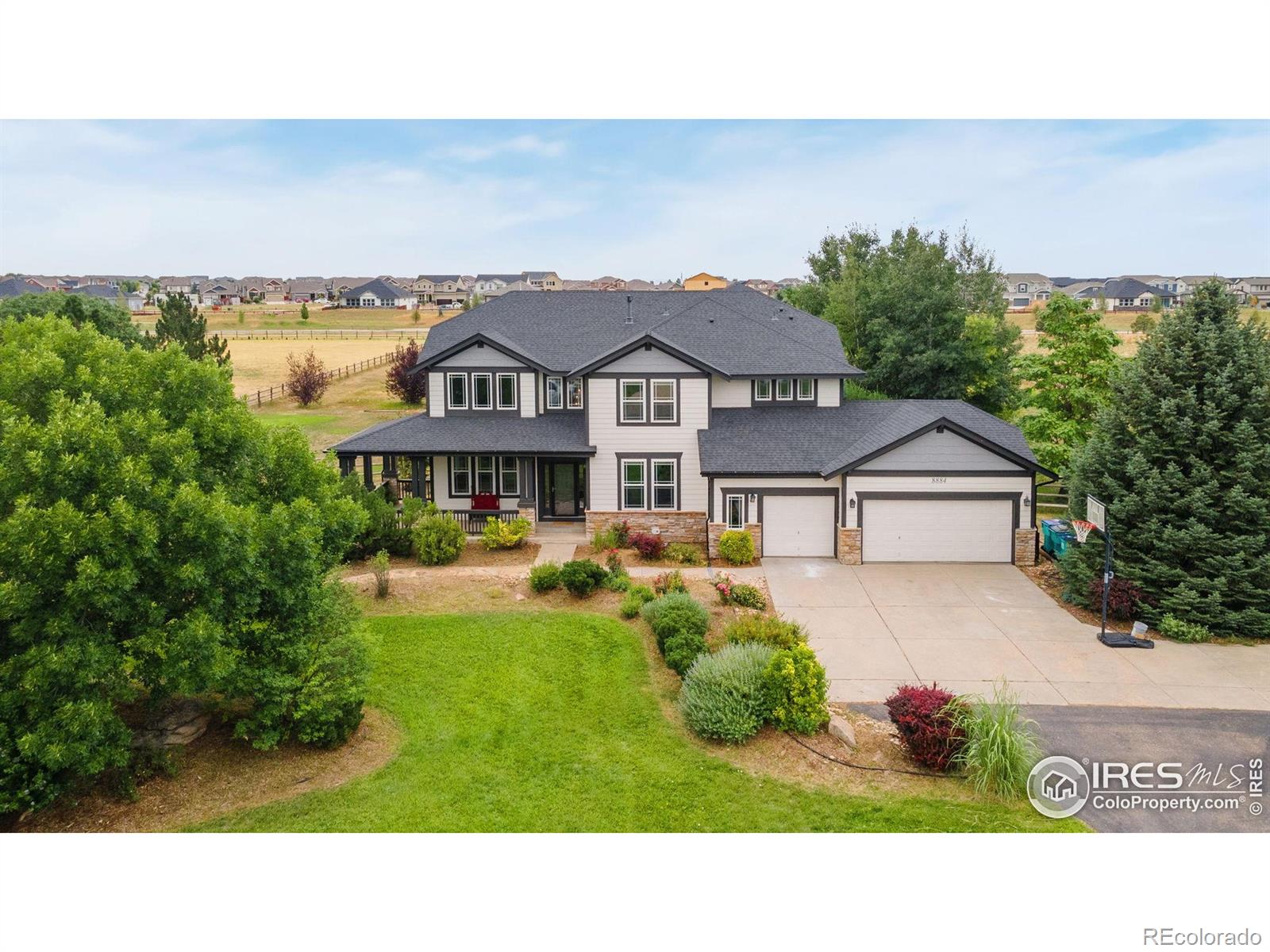 8884  longs peak circle, Windsor sold home. Closed on 2025-09-11 for $1,081,000.