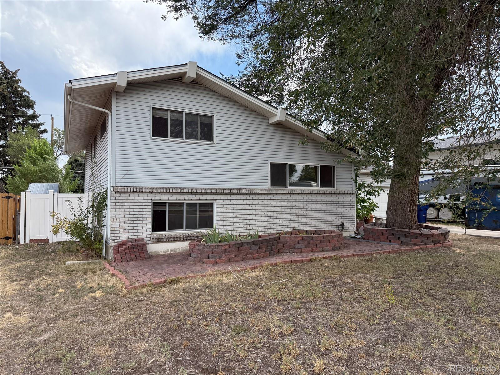 820  explorador calle , Denver sold home. Closed on 2025-08-25 for $300,100.
