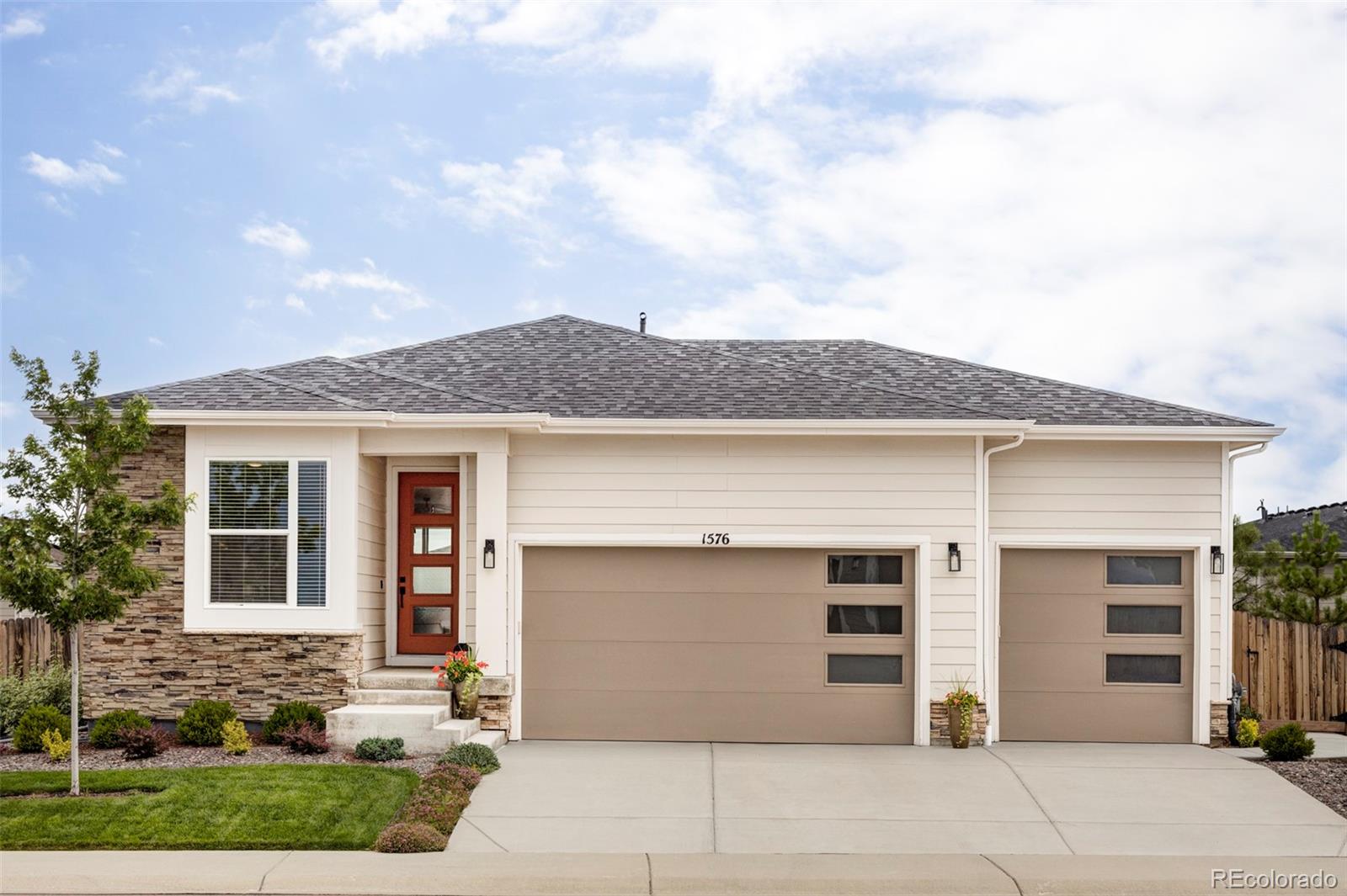 The Oaks Castle Rock Home | MLS #: 26379631576  Maggie Mae Lane, Castle Rock Beds: 4 Baths: 2 Price: $685,000