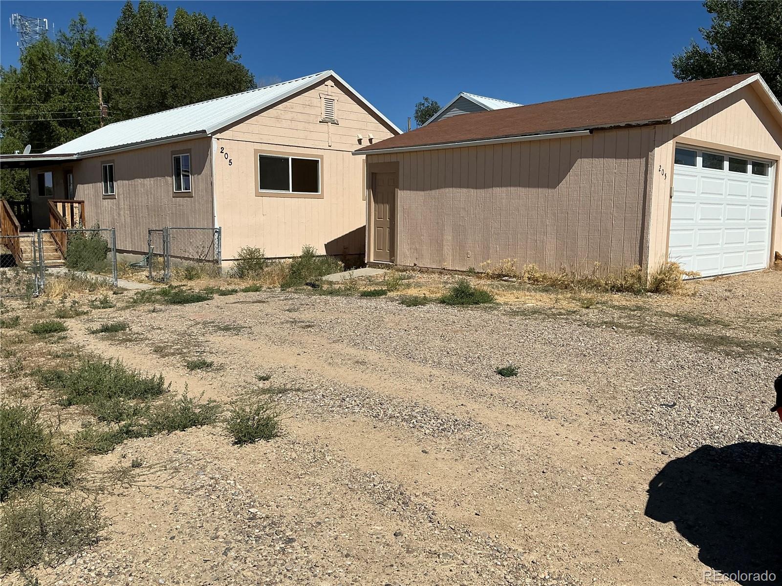 205 ceratosaurus circle, Dinosaur sold home. Closed on 2025-10-14 for $165,000.