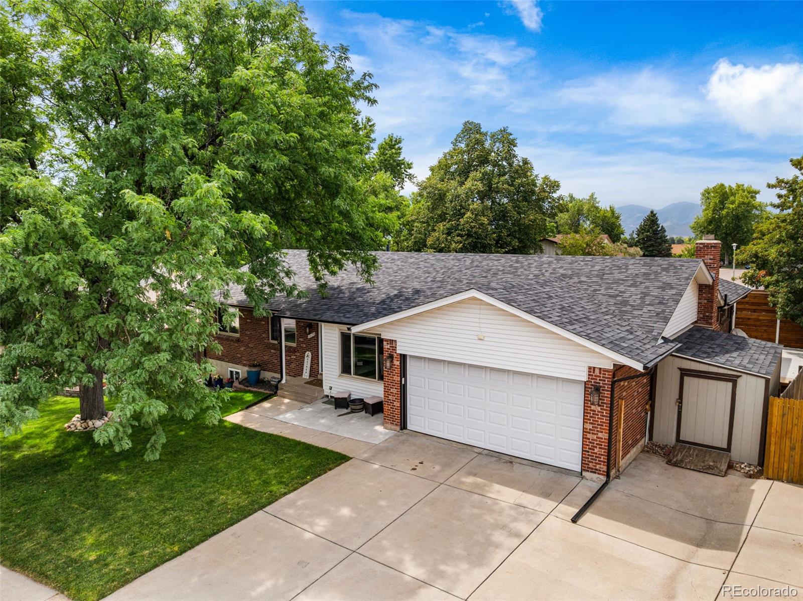 Hutchinsons Green Mountain Lakewood Home | MLS #: 572304812178 W Jewell Drive, Lakewood Beds: 4 Baths: 3 Price: $824,500