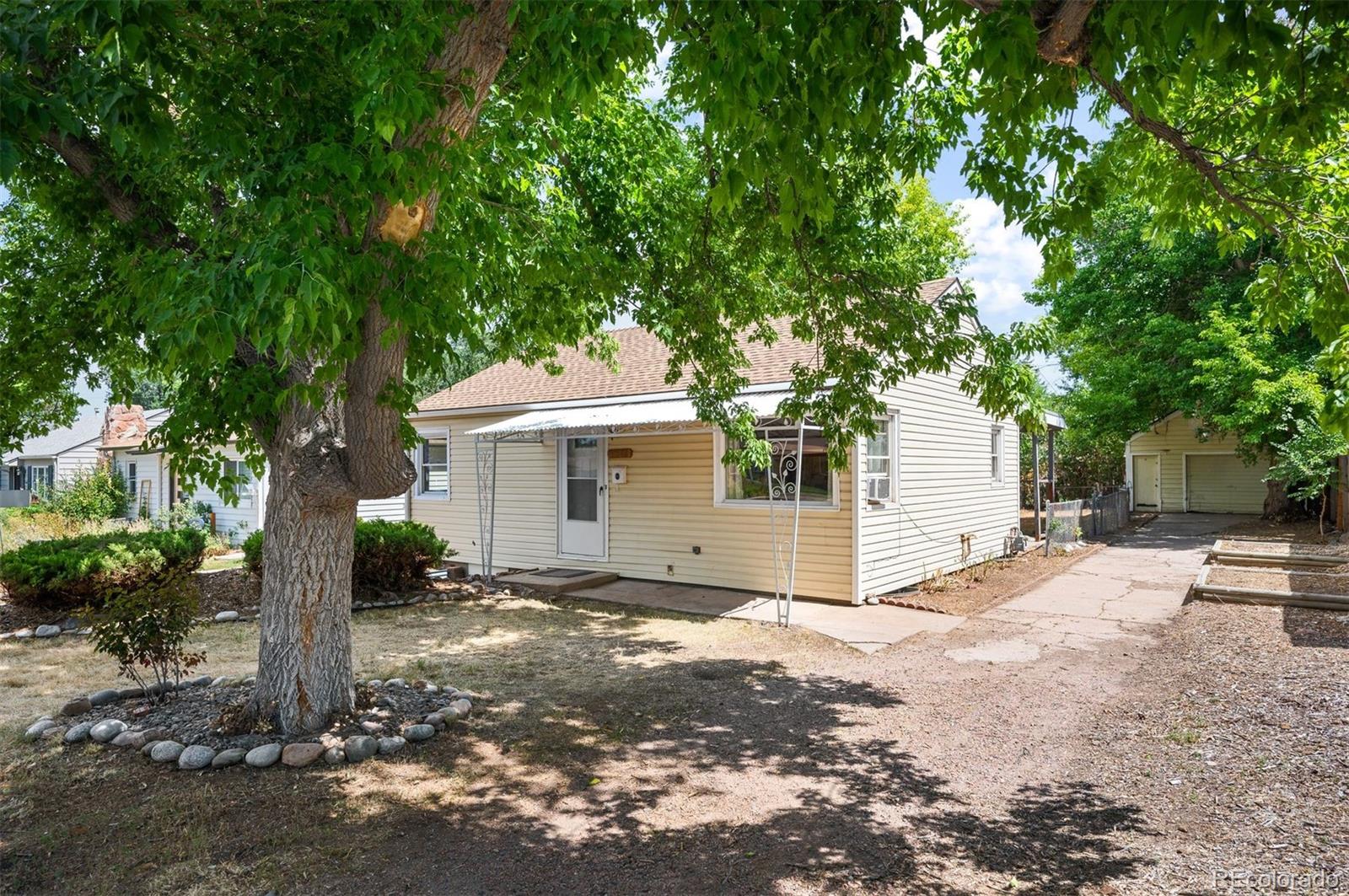 Broadway Heights Englewood Home | MLS #: 85690424540 S Pearl Street, Englewood Beds: 2 Baths: 3 Price: $450,000