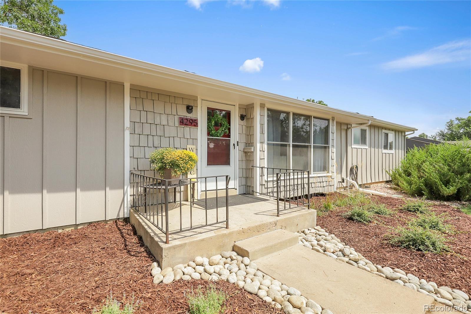Nob Hill Centennial Home | MLS #: 46553564295 E Arapahoe Place, Centennial Beds: 4 Baths: 2 Price: $550,000