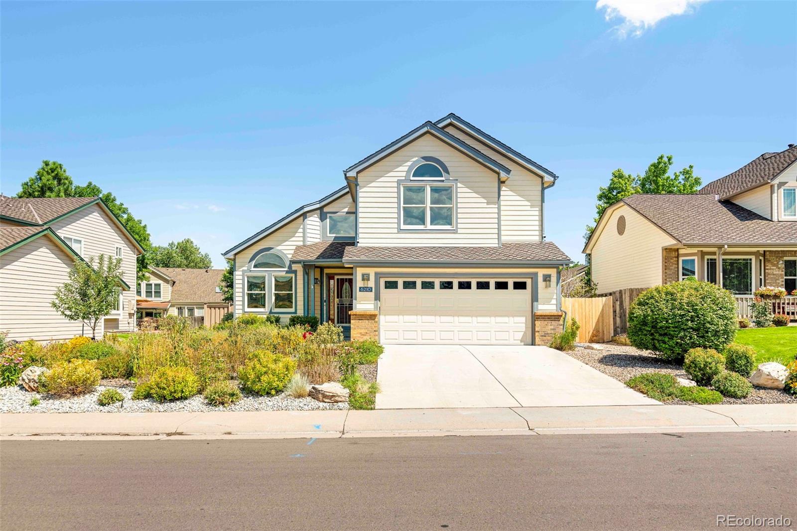 Waters Edge Littleton Home | MLS #: 49396116210 S Vivian Street, Littleton Beds: 3 Baths: 3 Price: $740,000