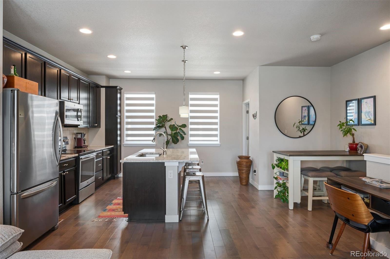 694 e hinsdale avenue, Littleton sold home. Closed on 2026-01-26 for $490,000.
