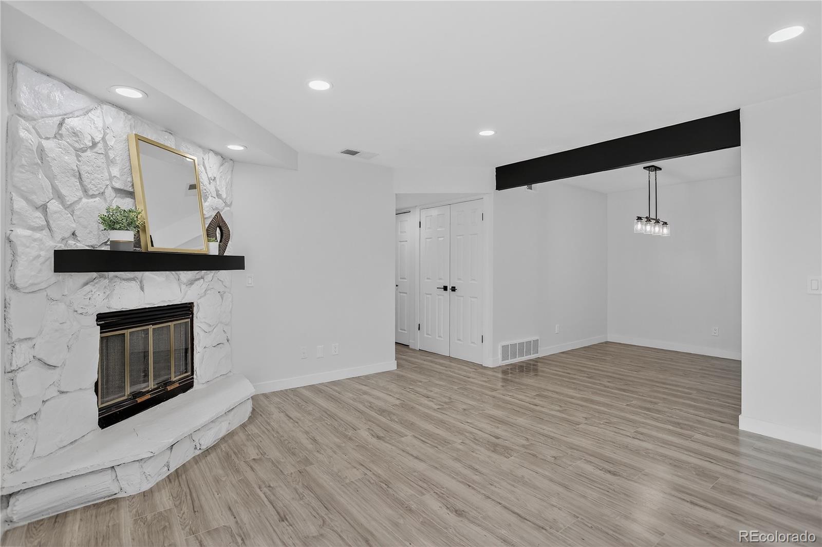 Chambers Place Aurora Condo / Townhome | MLS #: 676124515350 E Arizona Avenue 106, Aurora Beds: 1 Baths: 1 Price: $189,900