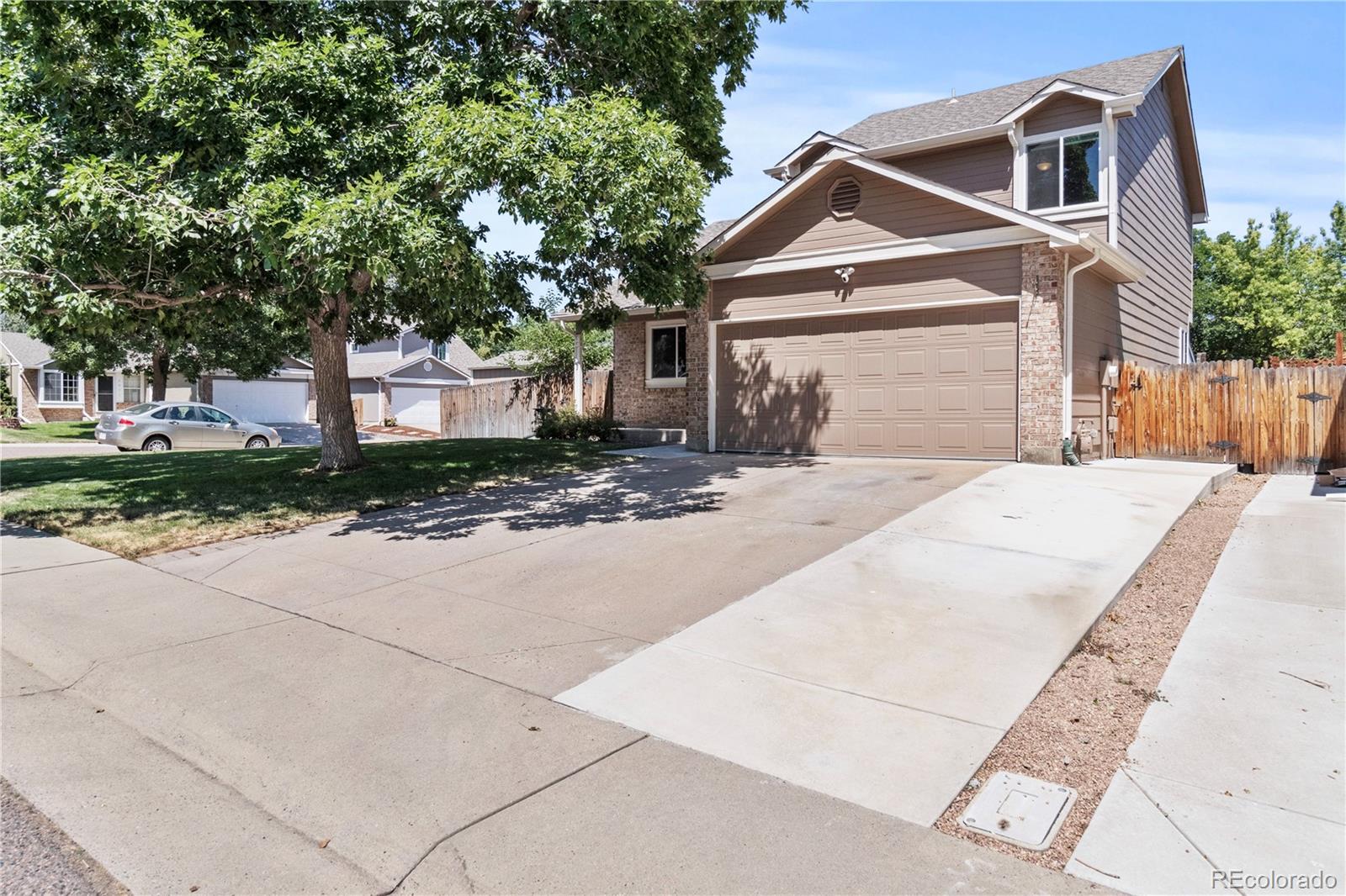 Powderhorn Littleton Home | MLS #: 848627211445 W Maplewood Avenue, Littleton Beds: 4 Baths: 4 Price: $609,157