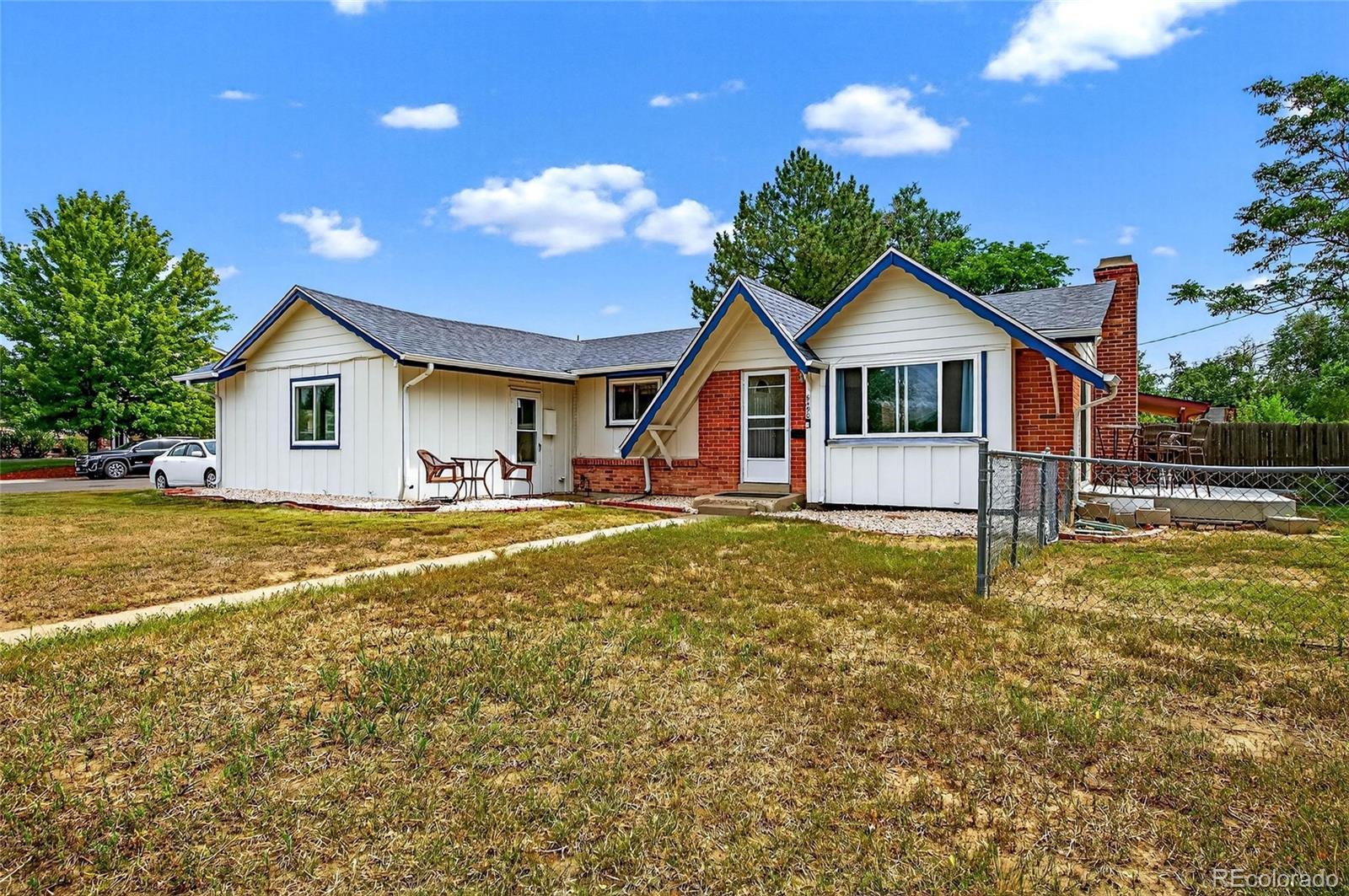 6490  pierce street, Arvada sold home. Closed on 2025-10-15 for $475,000.