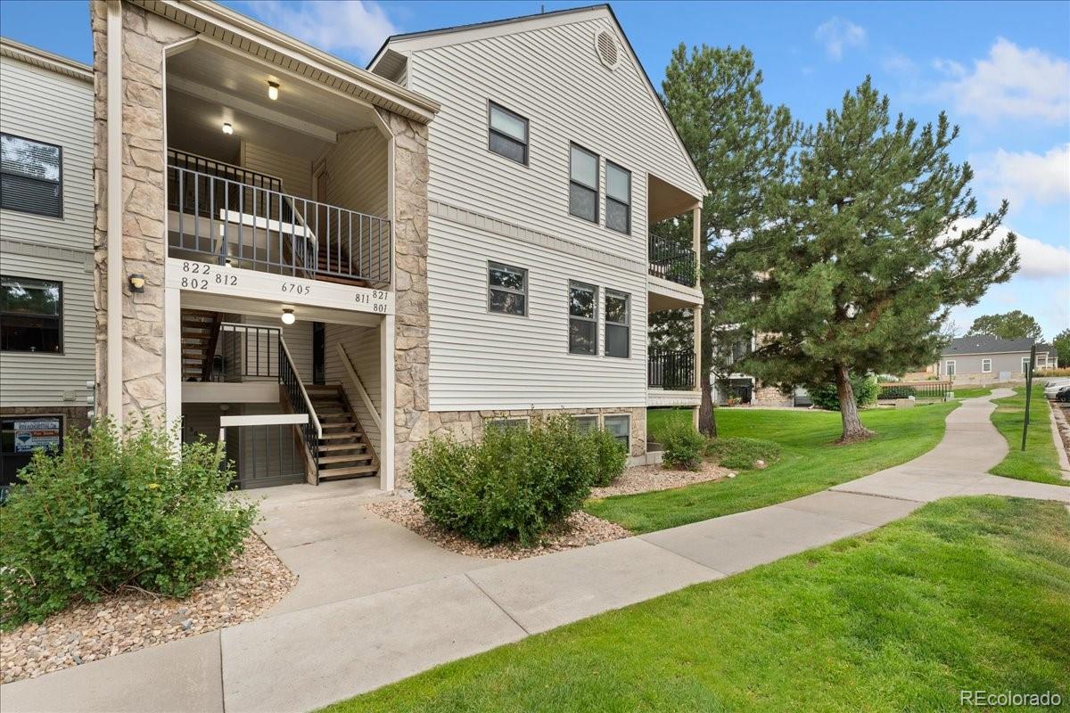Stony Creek Littleton Condo / Townhome | MLS #: 34375096705 S Field Street 811, Littleton Beds: 2 Baths: 1 Price: $316,000